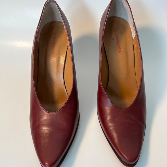 Red BCBG heels - Picture 4 of 6